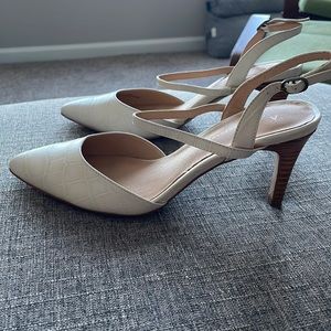 Heels- white- anthropology - 7.5